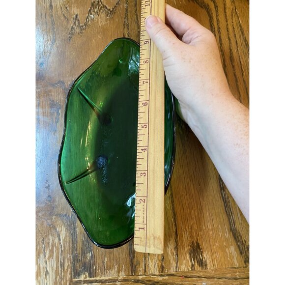 Vintage Green Glass Leaf Dish 10" - Decorative Serving Bowl Retro Home Decor - Picture 5 of 6